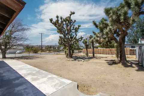 Exterior - 7028 Tamarisk Ave, Yucca Valley, CA 92284 photo 4 of 10