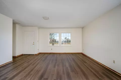 Living - 7028 Tamarisk Ave, Yucca Valley, CA 92284 photo 2 of 2