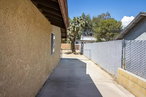 Exterior - 7028 Tamarisk Ave, Yucca Valley, CA 92284 photo 9 of 10