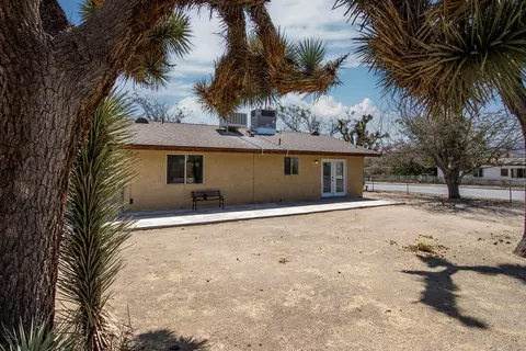 Exterior - 7028 Tamarisk Ave, Yucca Valley, CA 92284 photo 5 of 10