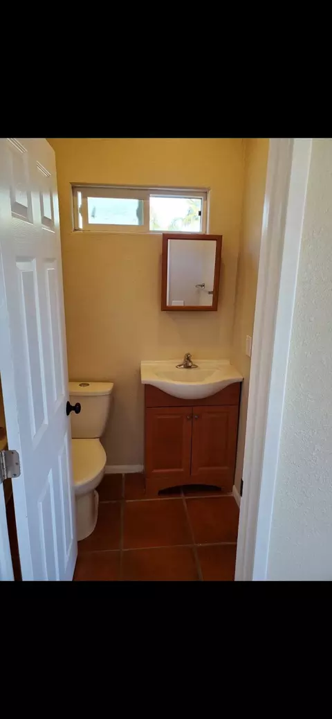 Bath - 31478 Robert Rd, Thousand Palms, CA 92276 photo 5 of 8