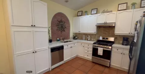 Kitchen - 31478 Robert Rd, Thousand Palms, CA 92276 photo 1 of 5