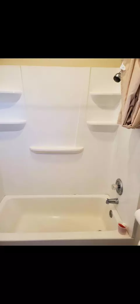 Bath - 31478 Robert Rd, Thousand Palms, CA 92276 photo 6 of 8