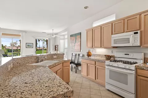 Kitchen - 43370 Saint Andrews Dr, Indio, CA 92201 photo 5 of 5
