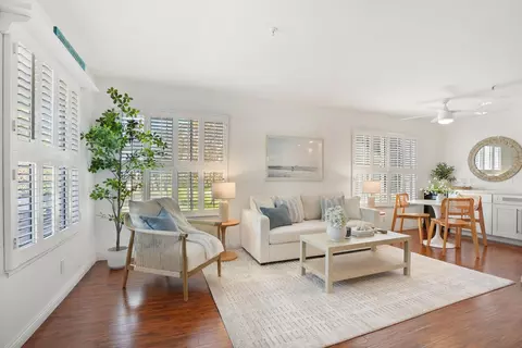 18242 Parkview Ln, Huntington Beach, CA 92648