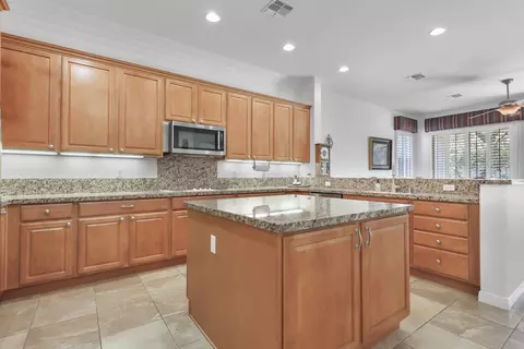Kitchen - 80769 Avenida Manzanillo, Indio, CA 92203 photo 2 of 4