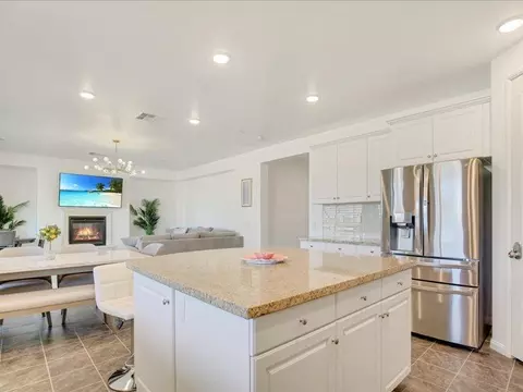 Kitchen - 82676 Burnette Dr, Indio, CA 92201 photo 5 of 6