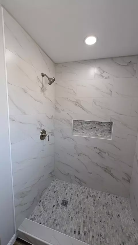 Bath - 98950 Surfside Ave, Mecca, CA 92254 photo 2 of 2