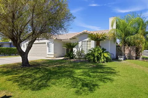 44795 Cabrillo Ave, Palm Desert, CA 92260