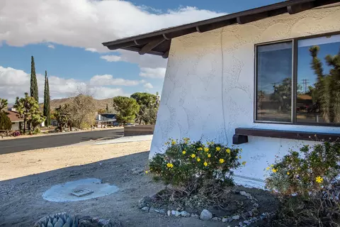 Exterior - 8687 Grand Ave, Yucca Valley, CA 92284 photo 8 of 15