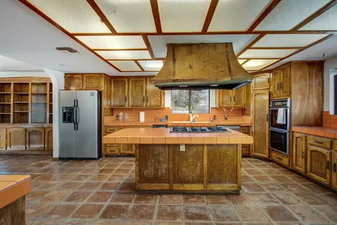 Kitchen - 8687 Grand Ave, Yucca Valley, CA 92284 photo 1 of 4