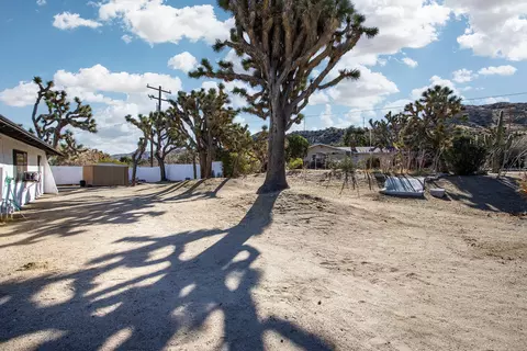 Exterior - 8687 Grand Ave, Yucca Valley, CA 92284 photo 12 of 15