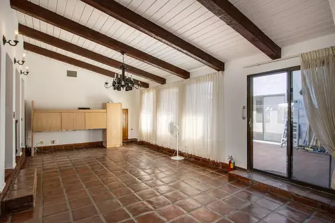 Living - 8687 Grand Ave, Yucca Valley, CA 92284 photo 3 of 3