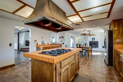 Kitchen - 8687 Grand Ave, Yucca Valley, CA 92284 photo 3 of 4