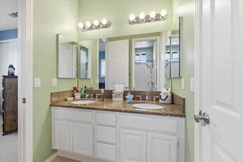 Bath - 81908 Villa Reale Dr, Indio, CA 92203 photo 4 of 5