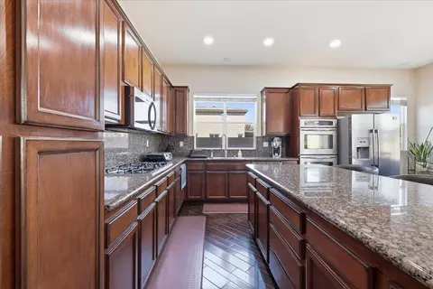 Kitchen - 81908 Villa Reale Dr, Indio, CA 92203 photo 3 of 6