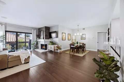 8180 Manitoba St, Playa Del Rey, CA 90293