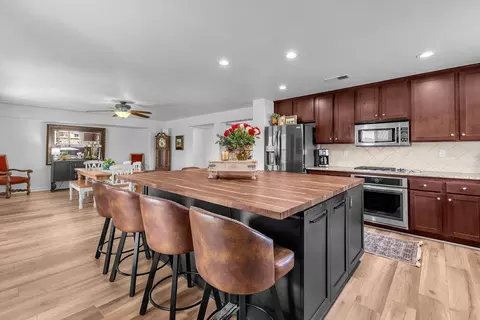 Kitchen - 41096 Maxwell Ct, Indio, CA 92203 photo 4 of 8