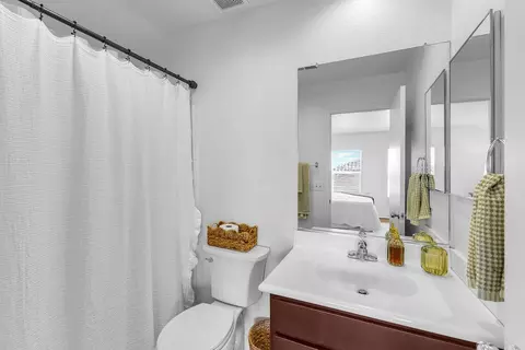 Bath - 41096 Maxwell Ct, Indio, CA 92203 photo 5 of 5