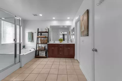 Bath - 41096 Maxwell Ct, Indio, CA 92203 photo 1 of 5