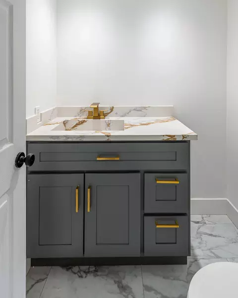 Bath - 73400 Algonquin Pl, Thousand Palms, CA 92276 photo 1 of 9