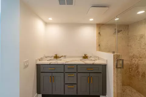 Bath - 73400 Algonquin Pl, Thousand Palms, CA 92276 photo 4 of 9