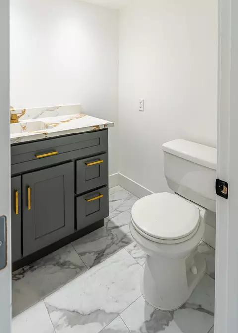 Bath - 73400 Algonquin Pl, Thousand Palms, CA 92276 photo 2 of 9