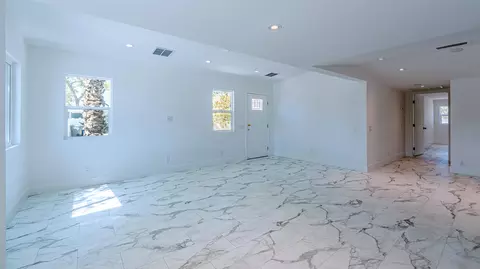 Living - 73400 Algonquin Pl, Thousand Palms, CA 92276 photo 4 of 5