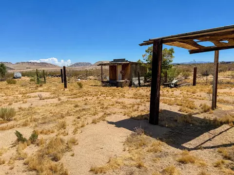 Exterior - 4525 Kickapoo, Landers, CA 92285 photo 7 of 8