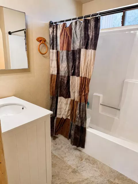 Bath - 4525 Kickapoo, Landers, CA 92285 photo 5 of 5
