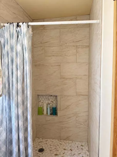 Bath - 4525 Kickapoo, Landers, CA 92285 photo 2 of 5