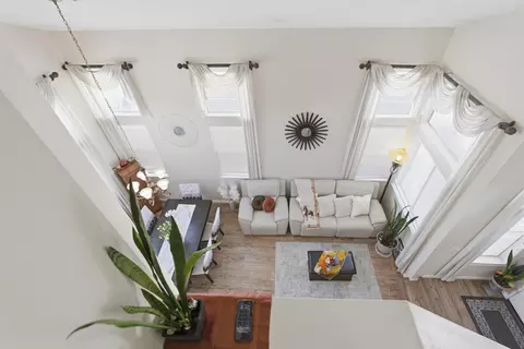 Entry Way - 230 Fox Mills Ln, Riverside, CA 92506 photo 3 of 4