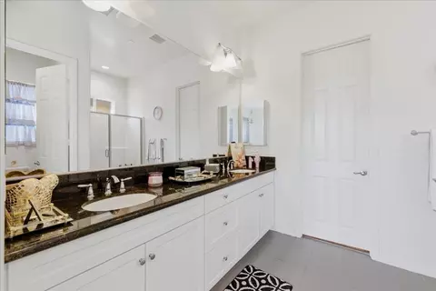 Bath - 44027 Triolo Way, Indio, CA 92203 photo 1 of 3