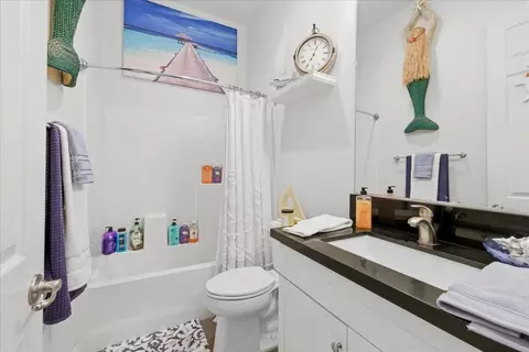 Bath - 44027 Triolo Way, Indio, CA 92203 photo 3 of 3