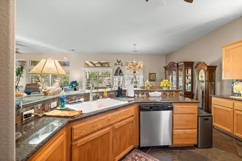 Kitchen - 49021 Heifitz Dr, Indio, CA 92201 photo 4 of 5