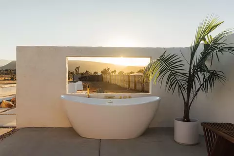Bath - 2742 Sage Ave, Yucca Valley, CA 92284 photo 1 of 3