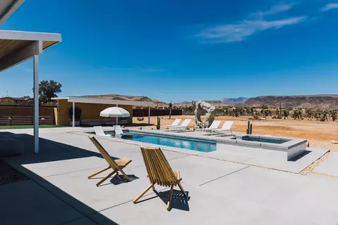 Exterior - 2742 Sage Ave, Yucca Valley, CA 92284 photo 4 of 16
