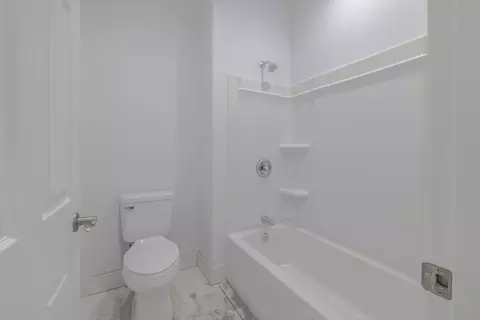 Bath - 61723 Desert Air Rd, Joshua Tree, CA 92252 photo 4 of 6