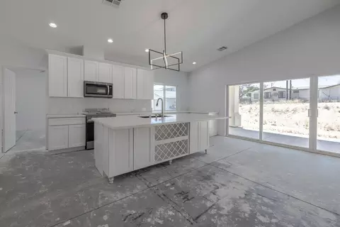 Kitchen - 61723 Desert Air Rd, Joshua Tree, CA 92252 photo 2 of 3