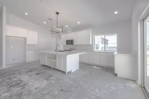 Kitchen - 61723 Desert Air Rd, Joshua Tree, CA 92252 photo 3 of 3