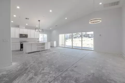 Living - 61723 Desert Air Rd, Joshua Tree, CA 92252 photo 3 of 5