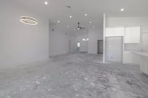 Living - 61723 Desert Air Rd, Joshua Tree, CA 92252 photo 5 of 5