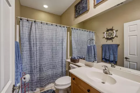 Bath - 82729 Kyle Dr, Indio, CA 92203 photo 2 of 4