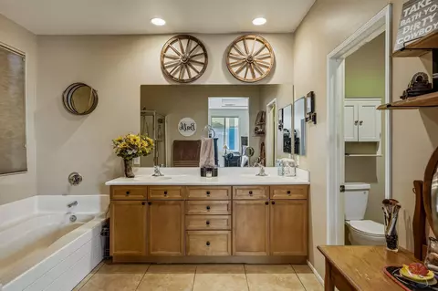 Bath - 82729 Kyle Dr, Indio, CA 92203 photo 3 of 4