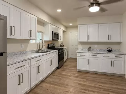Kitchen - 943 J St, Brawley, CA 92227 photo 1 of 4