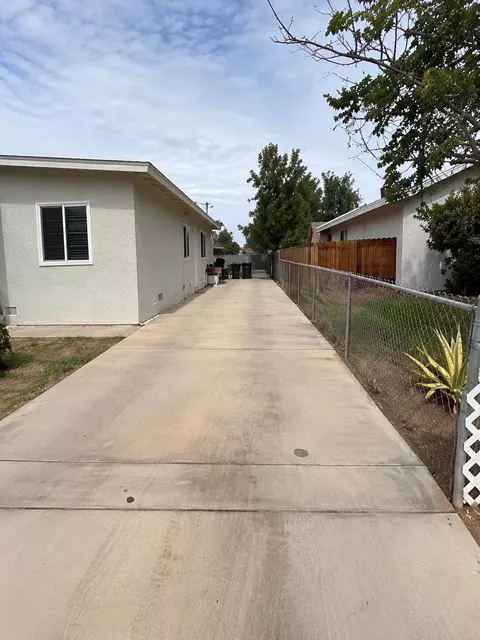Exterior - 943 J St, Brawley, CA 92227 photo 3 of 14