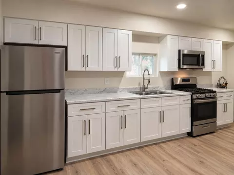 Kitchen - 943 J St, Brawley, CA 92227 photo 3 of 4