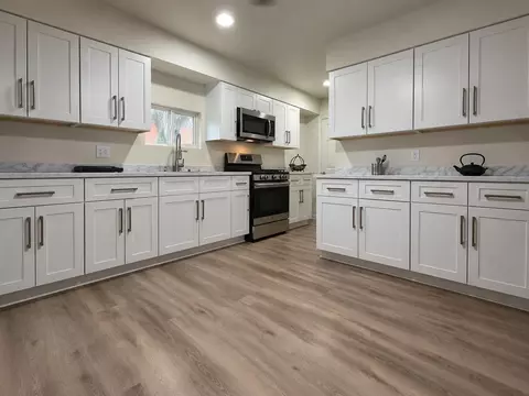 Kitchen - 943 J St, Brawley, CA 92227 photo 2 of 4