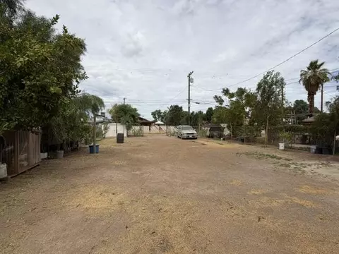 Exterior - 943 J St, Brawley, CA 92227 photo 11 of 14