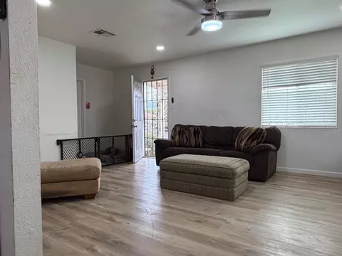 Living - 943 J St, Brawley, CA 92227 photo 1 of 2